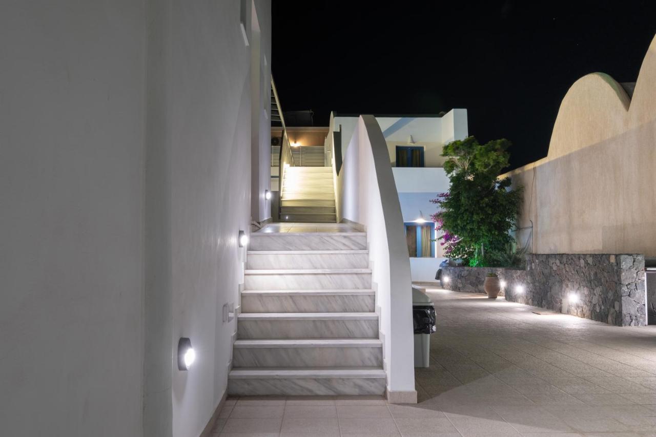 Tristhenia Aparthotel Perissa  Exterior photo