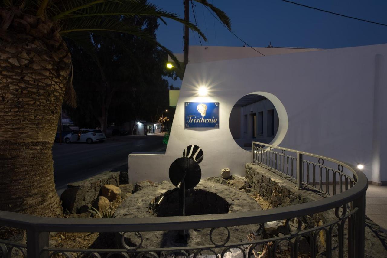 Tristhenia Aparthotel Perissa  Exterior photo
